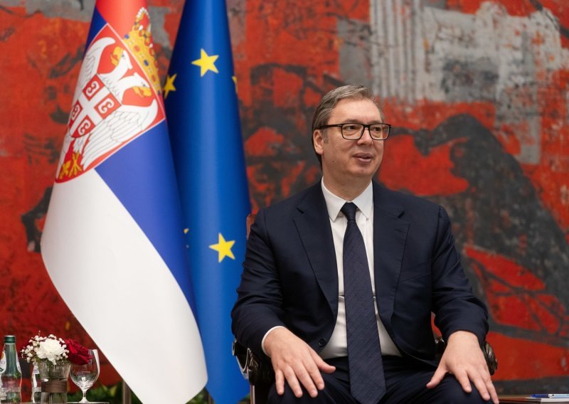 Vučić o snazi srpske vojske: Danas nas više ne mogu pregaziti kao bubašvabu
