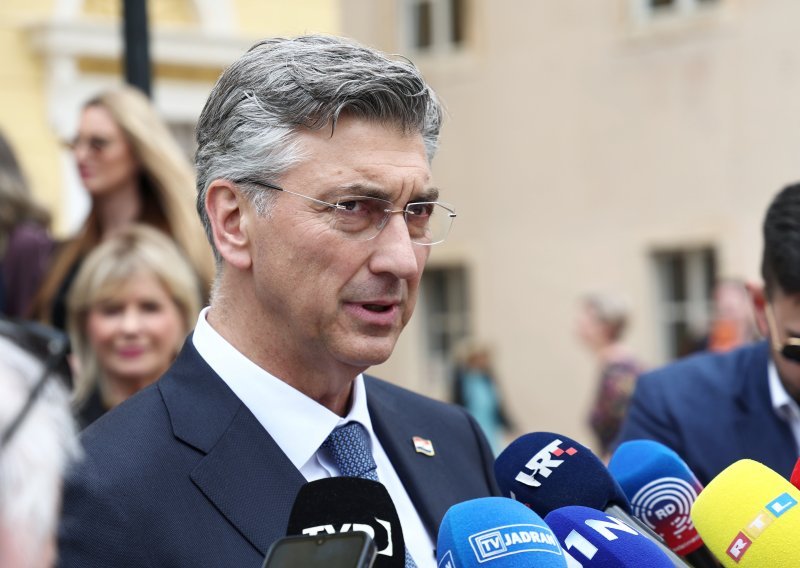 Plenković o oporbi: Goli su, na njima nema odjela, košulje ni gaća