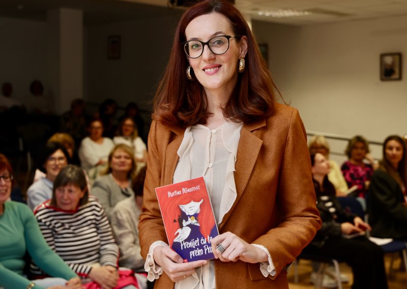U Splitu predstavljen roman 'Prenijet ću te preko Praga', šesta knjiga Martine Mlinarević