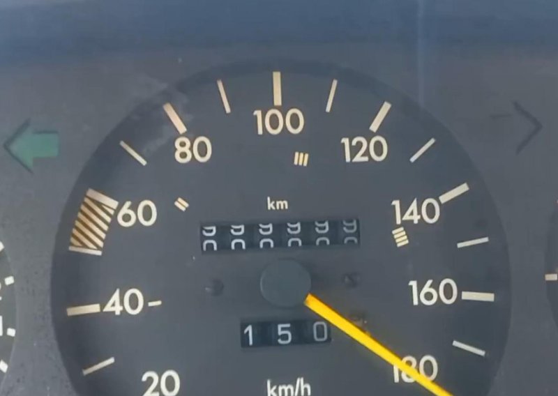 Sjećate se Mercedesa 200D? Pogledajte kako pri 180 km/h prelazi milijunti kilometar