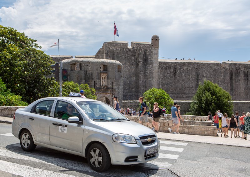 Dubrovnik otkrio nezakoniti model poslovanja rent-a-car agencija i agregatora? 'To je organizirani kriminal!'