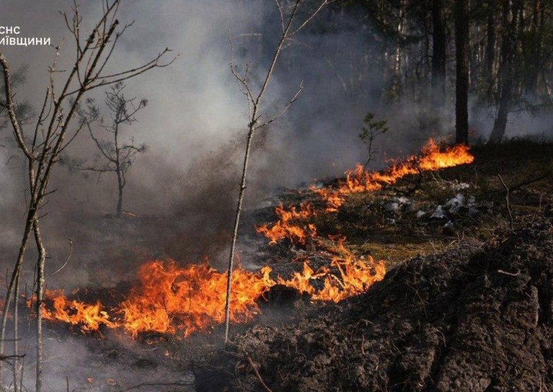 VIDEO Veliki požar hara zonom Černobila: Vatrogasci vode utrku s vremenom