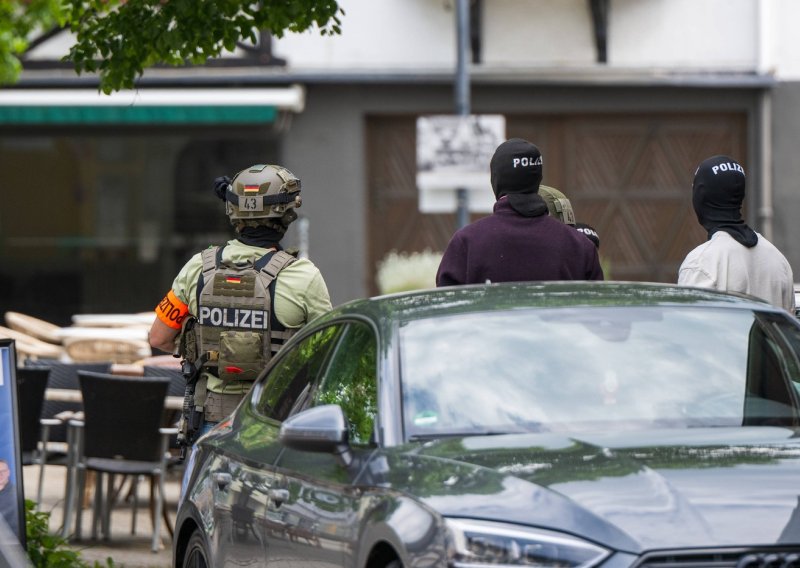 Talačka kriza u Njemačkoj dobila neočekivan rasplet: Policija upala u banku, a otmičara nije bilo