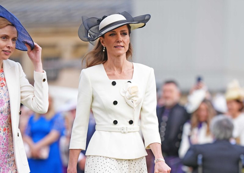 Svi su gledali u Kate Middleton na vrtnoj zabavi: Zablistala u novoj haljini omiljenog brenda