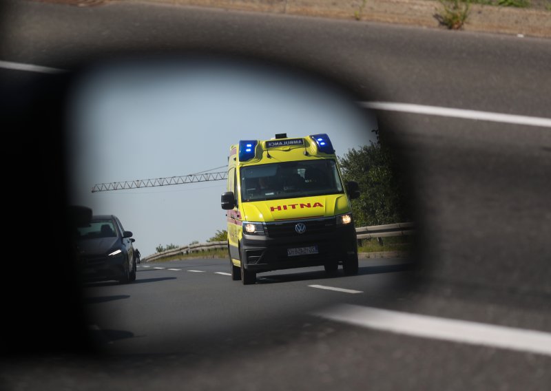 Teška prometna nesreća kod Sinja, ozlijeđeno više osoba