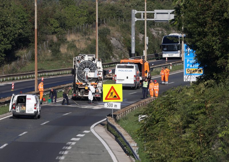Teška prometna nesreća na A1 kod Šibenika, dvoje teško ozlijeđenih