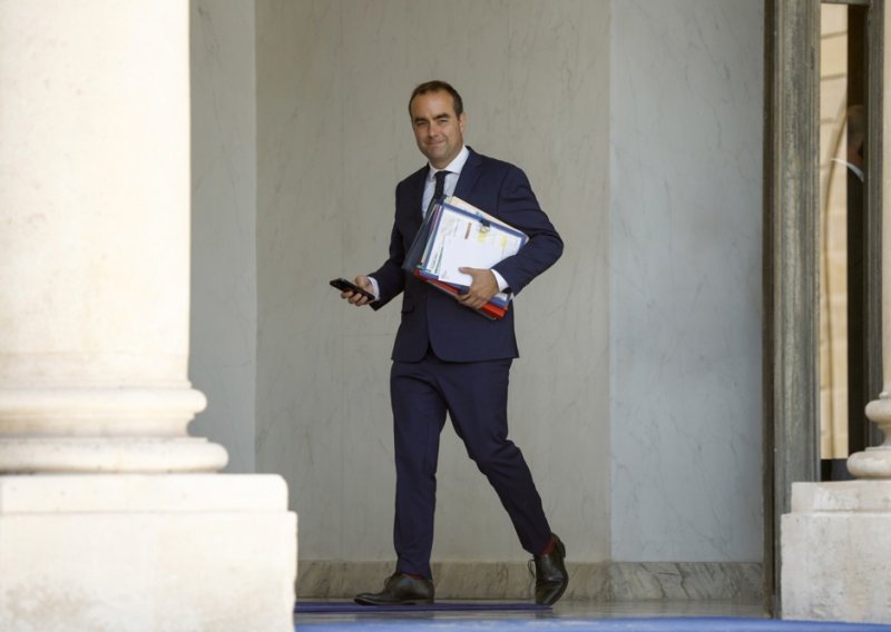 Francuski premijer o putnicima evakuiranih s kruzera s hantavirusom: Jedan ima simptome