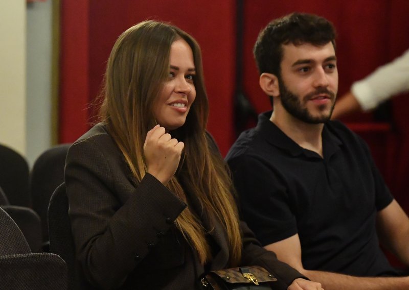 Lana Radeljak objavila fotografiju s majkom Enom Begović: Jedan detalj sve je rekao