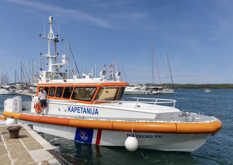 Brod bez pogona napravio sudar u luci Raša: Šteta je velika