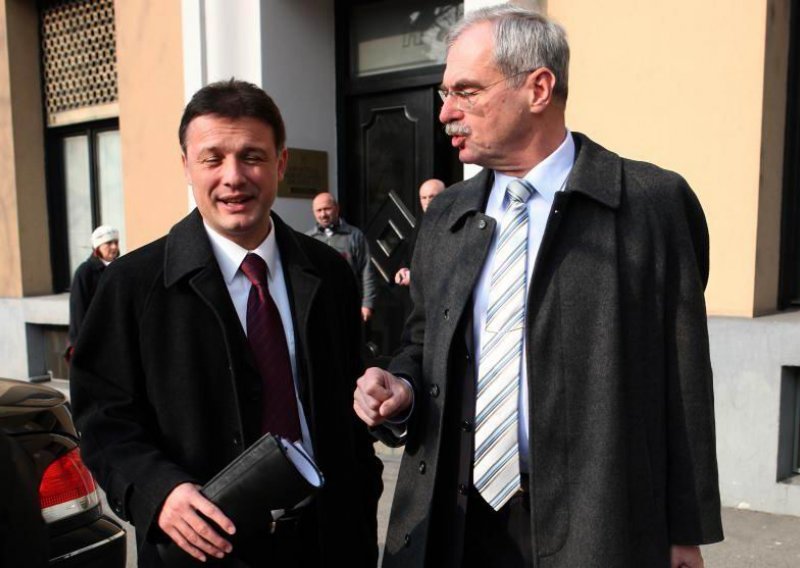 Hebrang i Jandroković kao premijerkini branitelji
