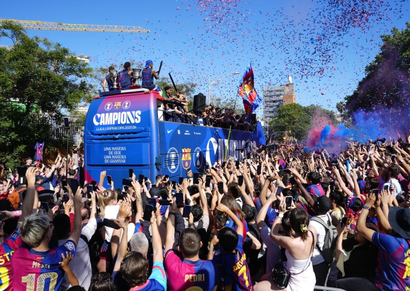 Igrači Barcelone na proslavi naslova prvaka poslali jasnu političku poruku
