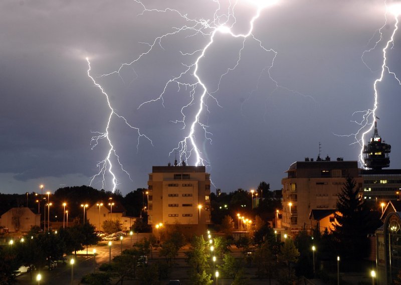 Opasno vrijeme u Zagrebu i okolici! DHMZ precizirao u koje vrijeme dana bi moglo biti najgore