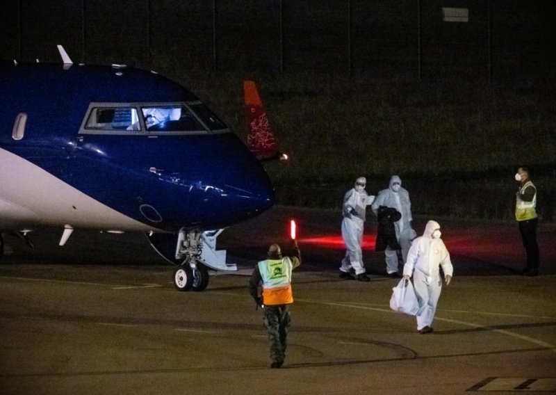 Putnici s hantavirus kruzera sletjeli u Nizozemsku: 12 bolničara u karanteni
