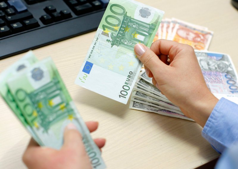 Povjerenstvo za fiskalnu politiku pozvalo Vladu da vodi restriktivniju politiku javnih financija