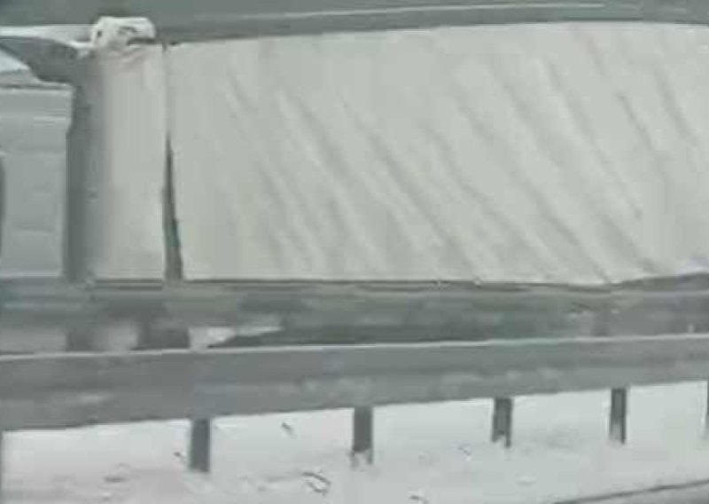 Prevrnuo se kamion na autocesti A3: Kolona je duga pet kilometara