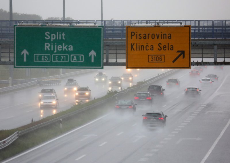 Kaos diljem zemlje: Kilometarske kolone, sudari, promet u prekidu...