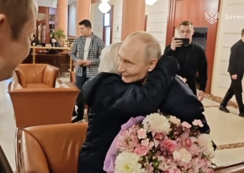 Putin na večeru pozvao svoju učiteljicu: Njeno pitanje je raspirilo teorije