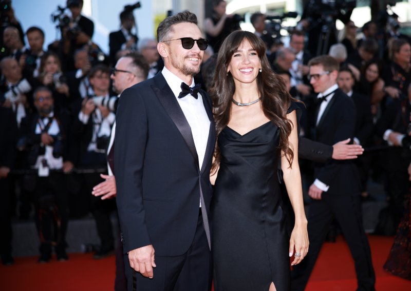 Hollywood ga je odbacio, a sada je prošetao crvenim tepihom u Cannesu