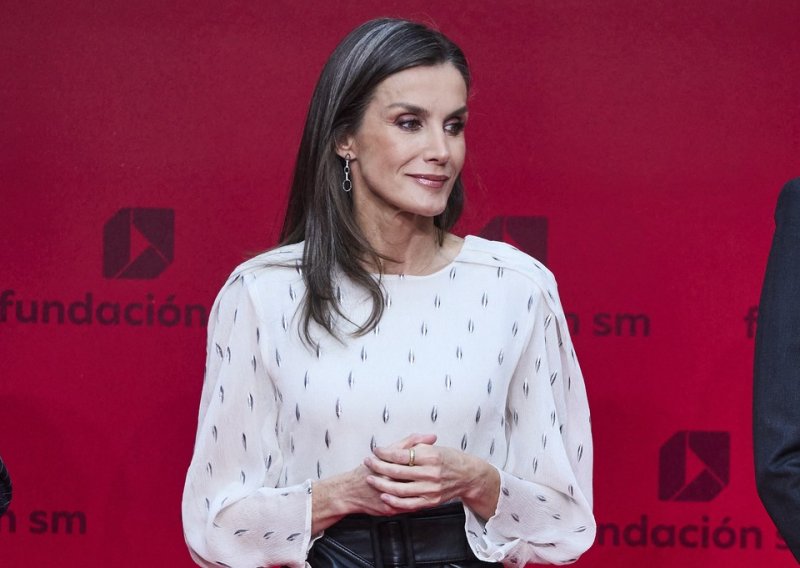 Kožna suknja nije za svakoga, ali kraljica Letiza nosi je hrabro uz cipele koje želimo u ormaru