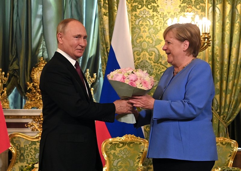 Naveliko se šuška: Angela Merkel spominje se kao moguća posrednica u ratu u Ukrajini