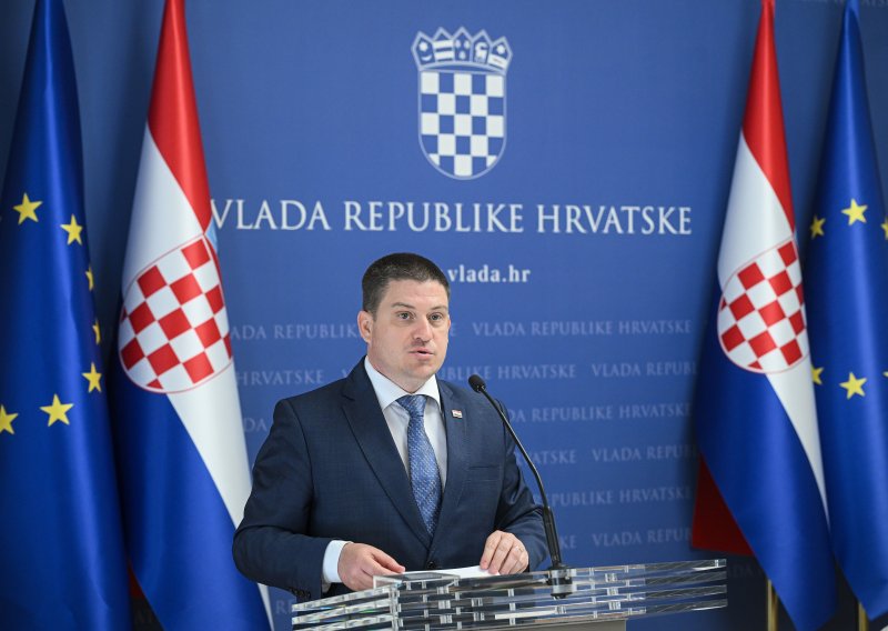 Butković podržao HDZ-ovog kandidata u Novoj Gradišci: Najavio osvježenje pružnih prijelaza