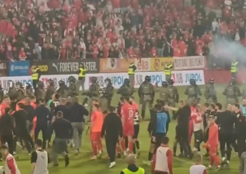 Pogledajte kaotične scene nakon finala Kupa u Mostaru: Otkriveno kako je došlo do sukoba