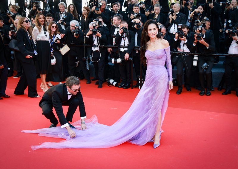 Svi su je gledali: Demi Moore priredila jedan od najefektnijih modnih trenutaka
