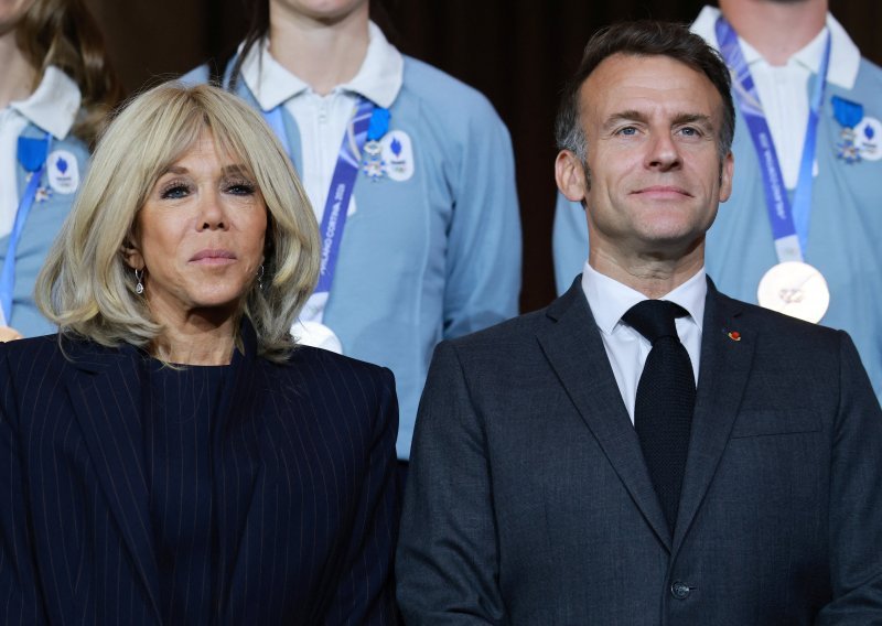 Poznata snimka Brigitte Macron opet je tema: Nova knjiga iznosi drukčiju verziju
