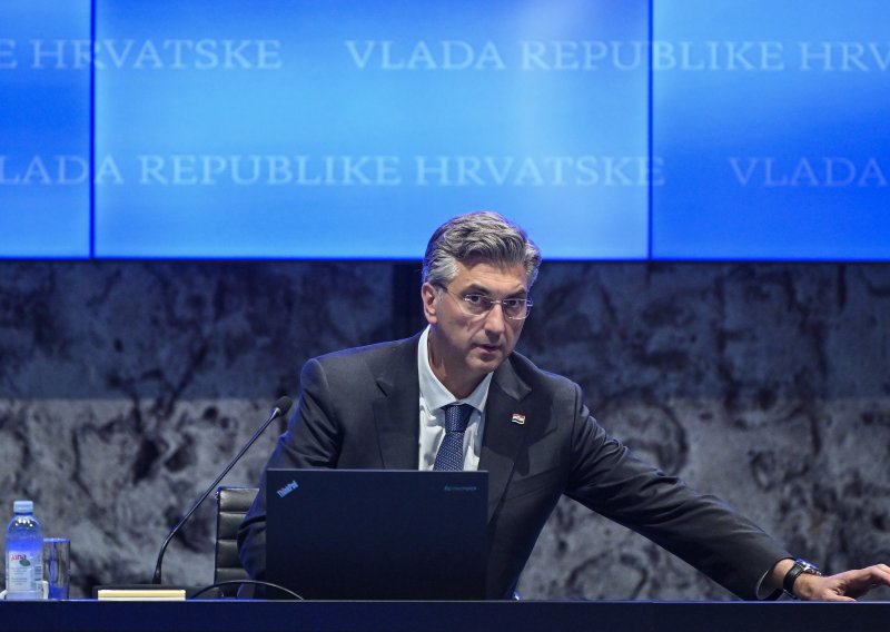 Plenković: Potpisujemo zajam od milijardu i 700 milijuna eura za obranu; Rasterećujemo obrtnike