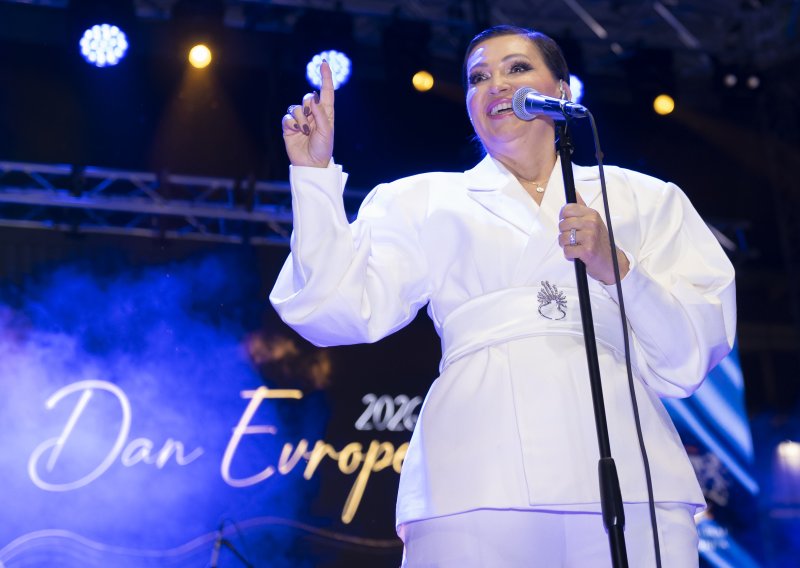 Nina je pokazala koliko malo treba da bi outfit izgledao promišljeno i luksuzno