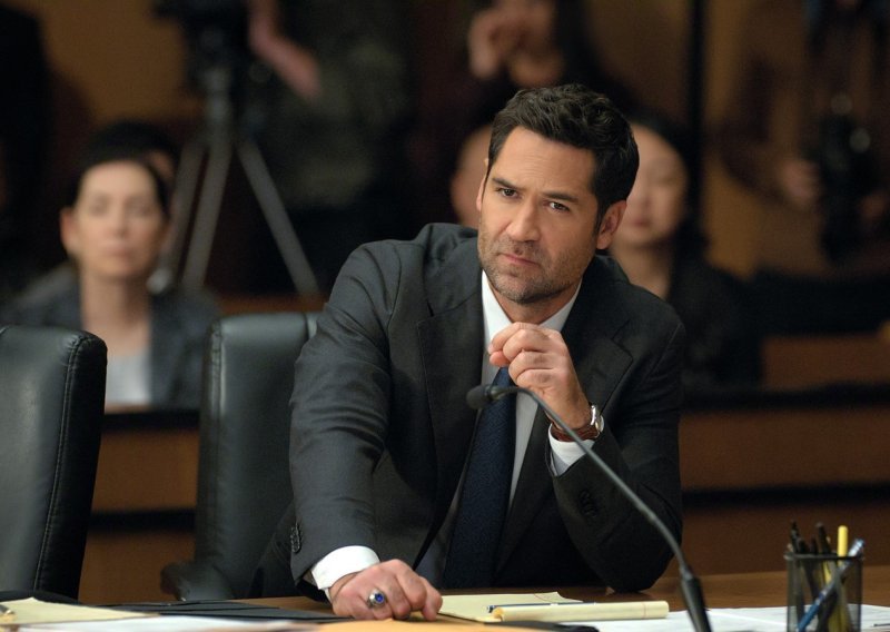 Netflix gasi 'Lincoln Lawyera', ali autori obećavaju kraj koji će se pamtiti