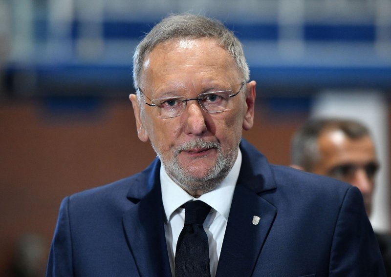 Božinović: Pitanje oko izbora ustavnih sudaca treba postaviti oporbi