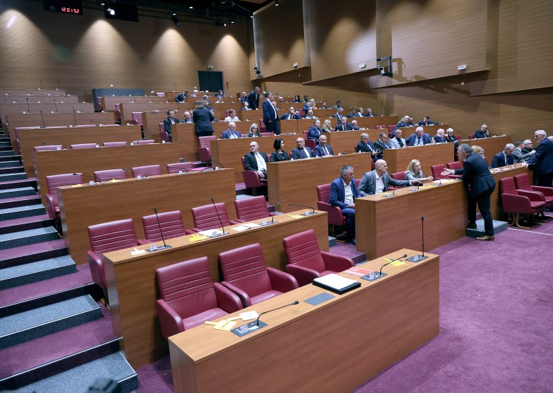 Burno jutro u Saboru, zbog sudaca optužbe 'frcale' na sve strane