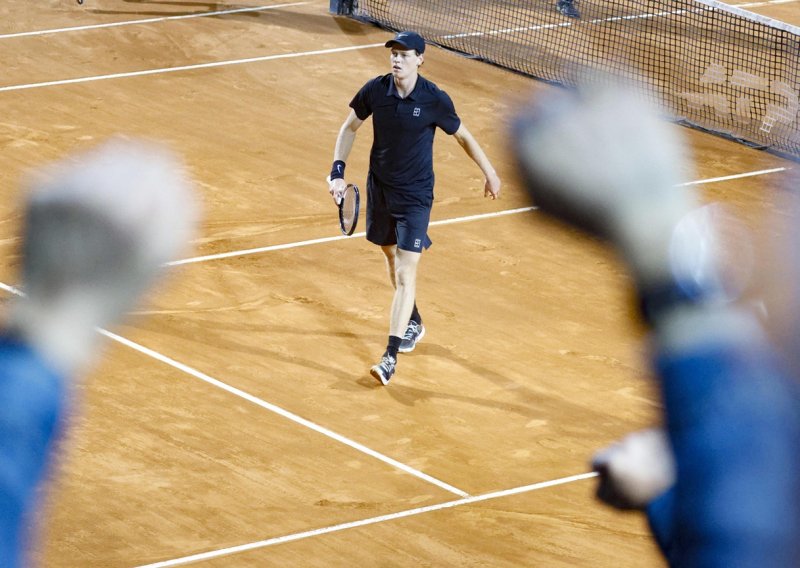 Nije moglo dramatičnije: Viša sila prekinula polufinalni okršaj Sinnera i Medvjedeva
