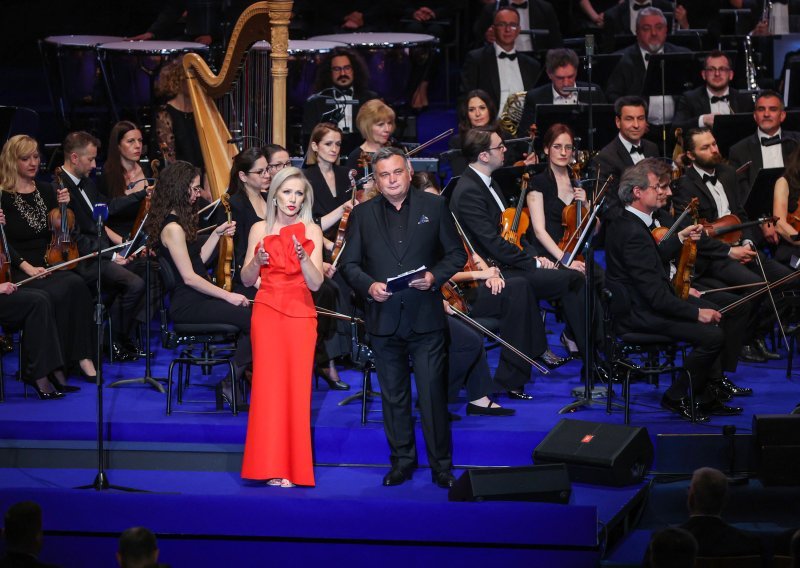 HRT koncertom obilježio 100 godina postojanja, Barbara Kolar i Duško Ćurlić vodili program