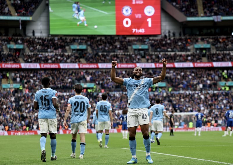 Pogledajte spektakularan gol petom za trofej Cityja, Kovačića i Gvardiola