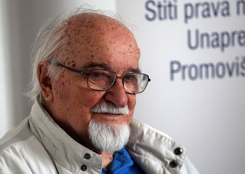 Umro čuveni politički karakaturist Predrag Koraksić Corax