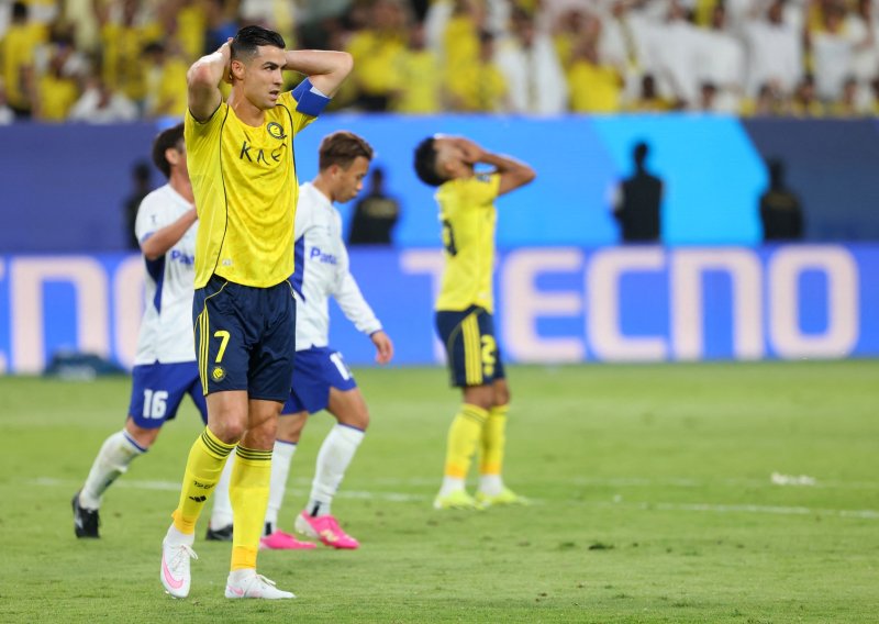 Ronaldo ostao bez još jednog trofeja, a onda potezom na dodjeli izazvao žestoke kritike