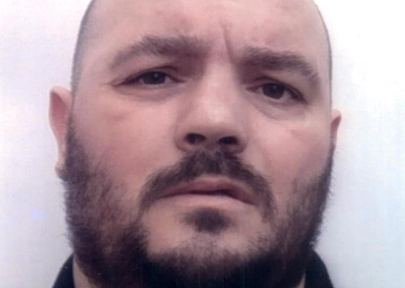 Policija objavila fotografiju bjegunca iz Drniša: 'Ne približavajte mu se'