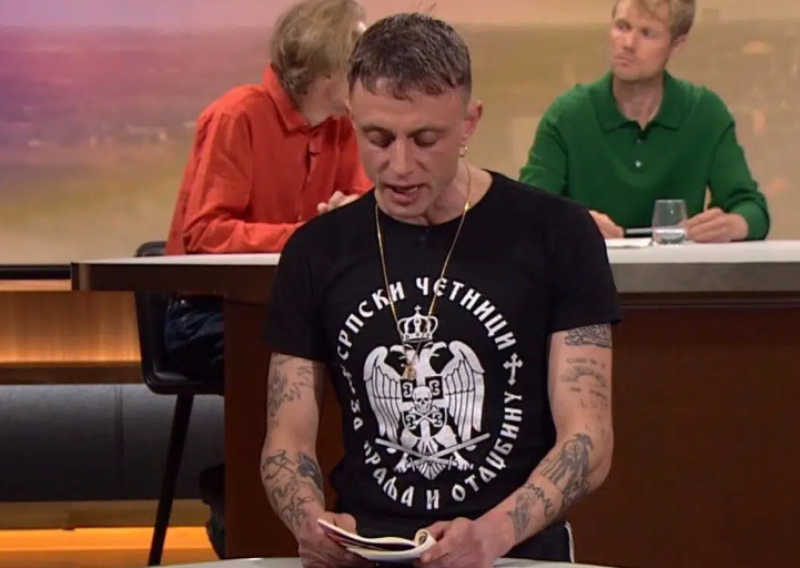 Danski pjesnik na televiziji nastupio u majici četničkog pokreta