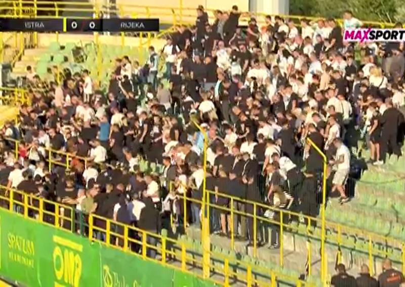 Pogledajte kako je Armada napustila stadion u 12. minuti