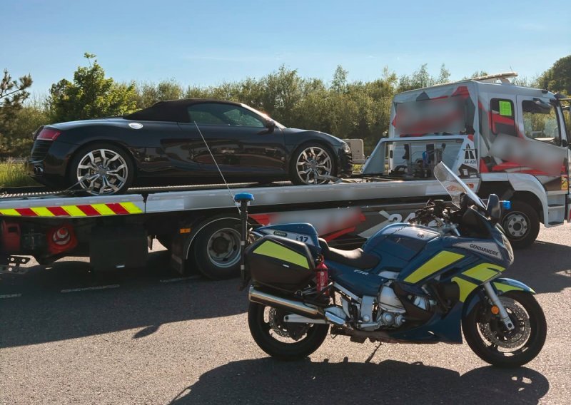 Vozio 231 km/h pa policiji dao nevjerojatno objašnjenje