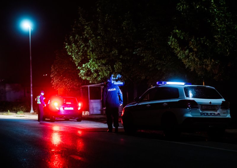 FOTO Ulazi u Drniš pod blokadom: Kontroliraju se sva vozila