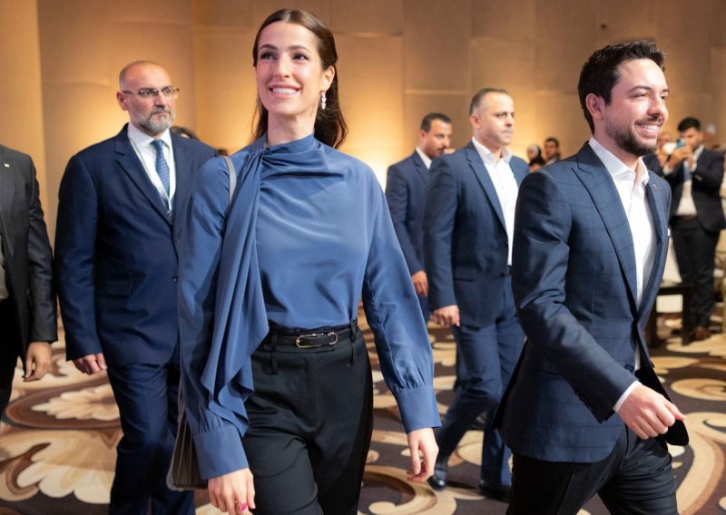 Vidi se da joj je kraljica Rania svekrva: Princeza Rajwa oduševila tako jednostavnim, ali luksuznim stajlingom