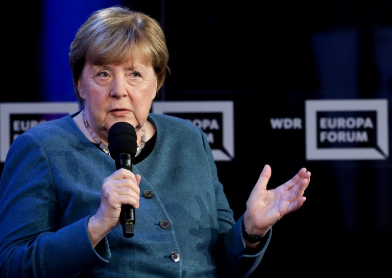 Merkel upozorila Europu: 'Nije dovoljno da Trump sam razgovara s Putinom'