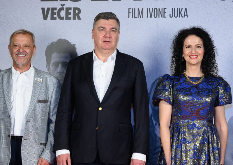 Zoran Milanović i dobro raspoloženi Ivo Josipović privukli pažnju na premijeri novog domaćeg filma