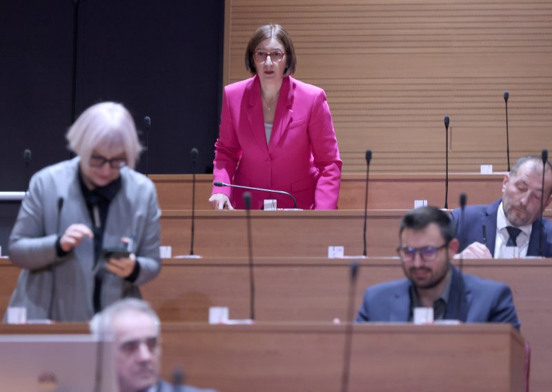 Sabor podijeljen oko tragedije u Drnišu: To je vaših ruku djelo!