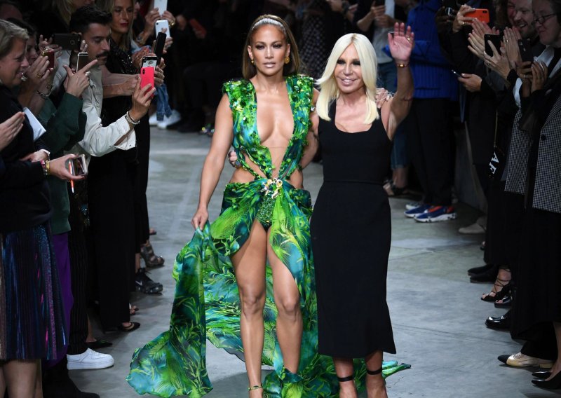 Svi je se sjećaju: Legendarna haljina J.Lo ponovno je hit zbog nove serije