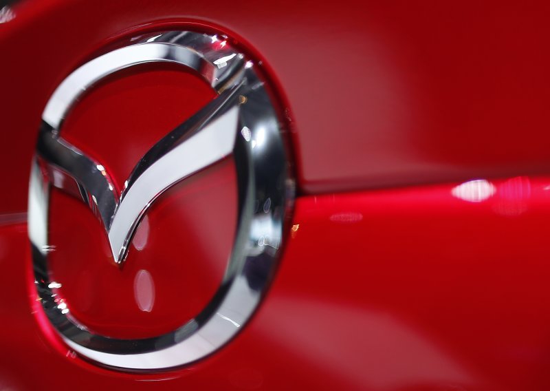 Dok drugi gube ogroman novac, veliki proizvođač automobila igra drukčiju igru