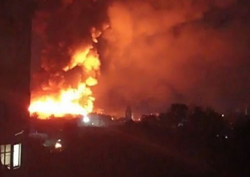 VIDEO Noć užasa u Ukrajini: Ljude izvlače iz ruševina, nema dovoljno vozila hitne pomoći